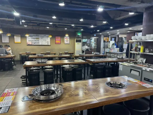 Jangteosaenggogimuhanripil Old-School Korean BBQ 3