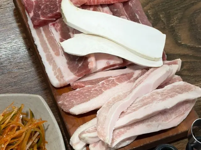 돼지농가 낙성대본점 소고기·한우 사진 3