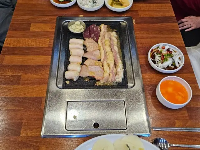 Jeongganeyanggopchang 烤肉 1