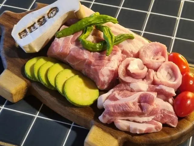 Honggojip Yukhoe (Korean Beef Tartare) 2