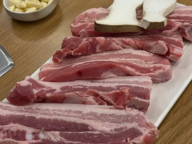 Samgyeopnara Korean Beef BBQ (Hanwoo) 2