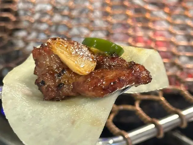 Jaeseokinechamsuthwarogui Seongjeong店 五花肉烤肉 3