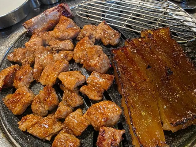 Baekyangsutbulgalbi Hakjang Branch Charcoal-Grilled Galbi 3