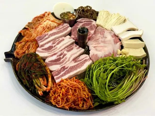 Ssaksseurisotttukkeonggimchisamgyeopsal Omokgyo Branch Samgyeopsal (Pork Belly BBQ) 1