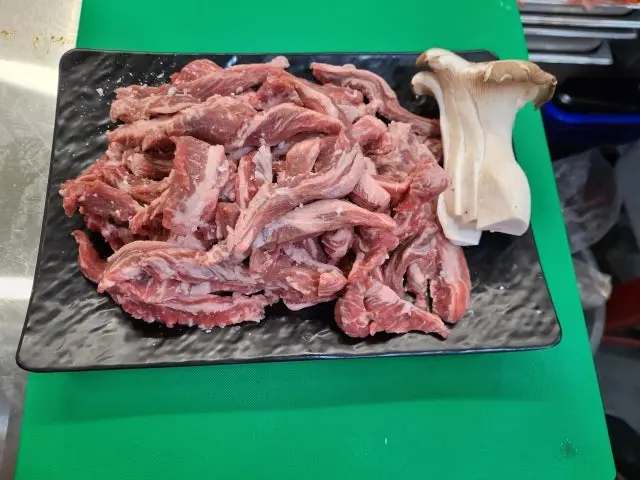 Gogimeokneunisunwon Korean Beef BBQ (Hanwoo) 1