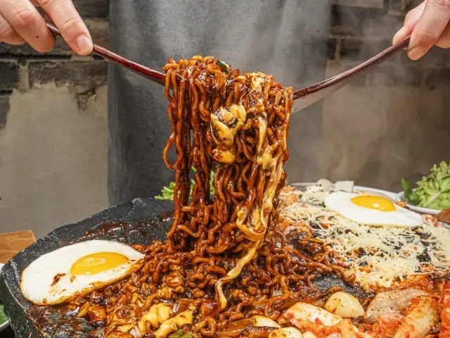 Seokamsaengsogeumgui Busanseomyeon Branch Chadolbagi (Beef Brisket) 2