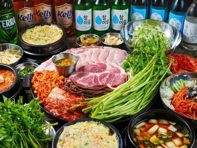 Sancheongri56sotttukkeongsaengsamgyeopsal Ilgwangsindosi店 五花肉烤肉 1