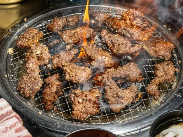 Geomdansutbulgalbi Galbi (Korean Short Ribs) 1