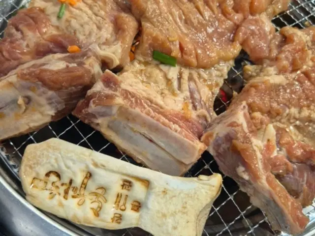 Gwongane Hwanggeumhwaro Gangreungsujaegalbi Hoesan Branch Korean BBQ Lunch 1