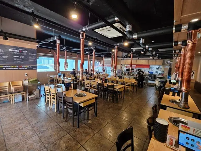 Jejuhwarojip Garak Branch Samgyeopsal (Pork Belly BBQ) 3