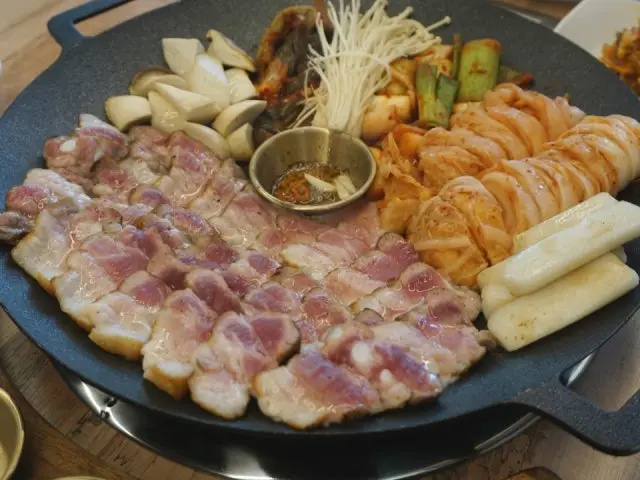 189cheolsunematgimchisaengsamgyeopsal Jinhaenammun店 照片 2