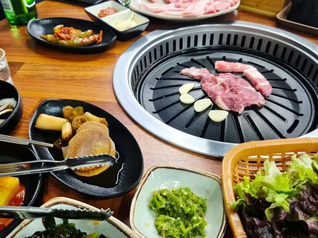 Andongchamsutdwitgogi 猪杂肉烧烤 3