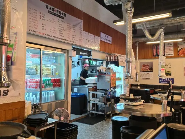 Himnaerajeongyuksikdang Bangi Main Branch Chadolbagi (Beef Brisket) 3