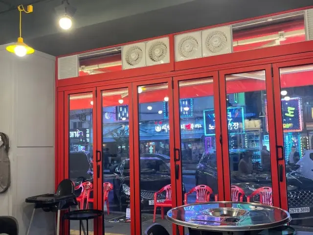 Chakhansogopchang Guwol Main Branch Old-School Korean BBQ 3
