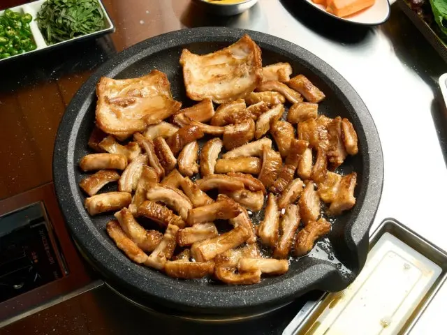 Yeonmakchang Guwol Branch Naengsam (Frozen Pork Belly) 3