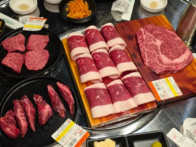 Uyeongogitjip Jeongyuksikdang Family Korean BBQ 2