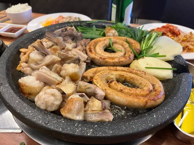 Hyeonoksogopchangmuhanripil Dujeong Branch Cheap Korean BBQ 2
