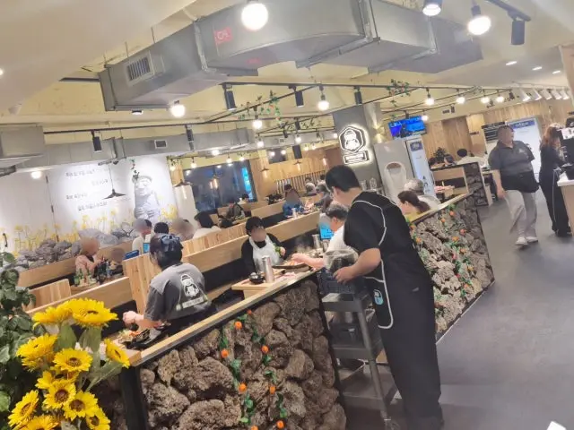 Tamraneundaepae Hadan Main Branch Old-School Korean BBQ 2