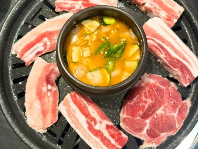 Eongttunghansaenggogi Muhanripil Main Branch Korean BBQ for Groups 3