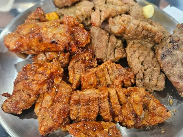 Maeulsindaepobulgalbi Ssangyong Branch Galbi (Korean Short Ribs) 2