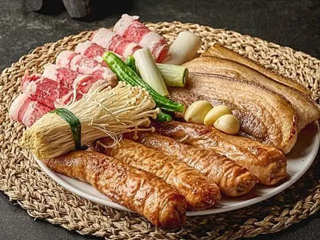 Jinmimakchang Bangi Branch Ogyeopsal (Skin-On Pork Belly) 2