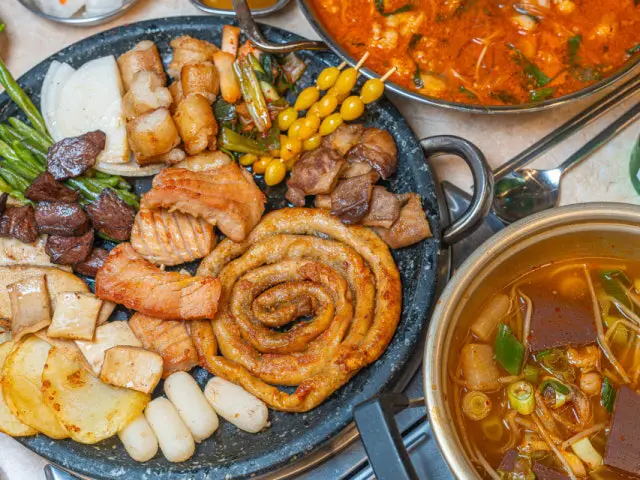 Yangui Jegop Gopchang Hot Pot 2