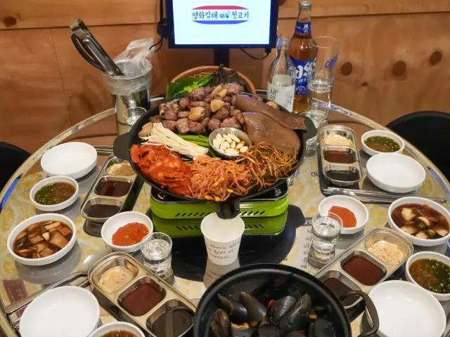 Pyeonghwagimhaedwitgogi Cheonansinbu Branch Cheap Korean BBQ 1
