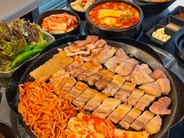 Kkotttukkeong Busanjikyeong Branch Yukhoe (Korean Beef Tartare) 2