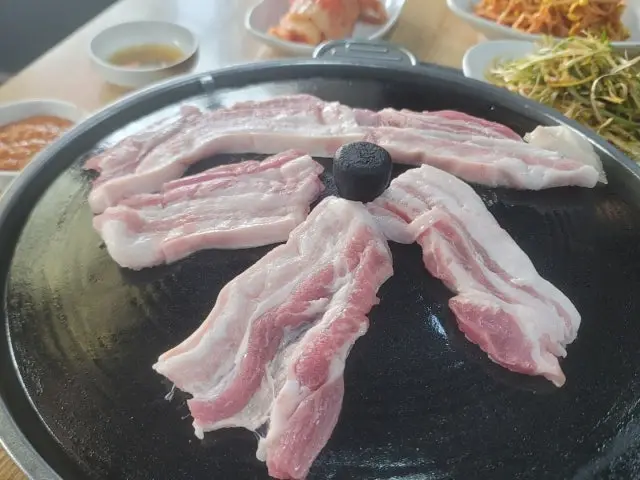 Meokgeorisaengsamgyeopsal Photos 1