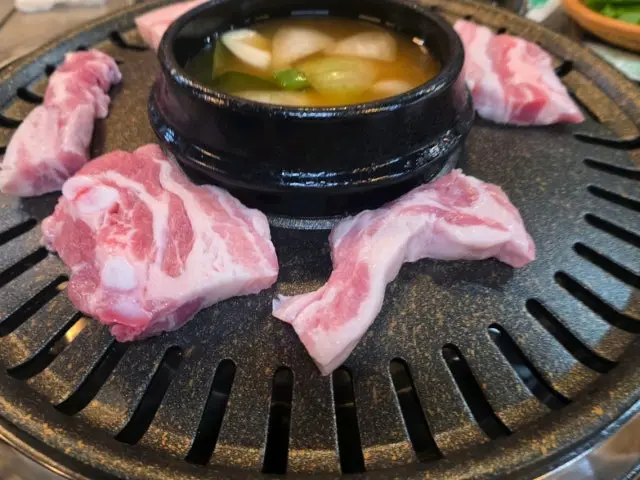 Samseongsaenggogigumteo Samgyeopsal (Pork Belly BBQ) 2