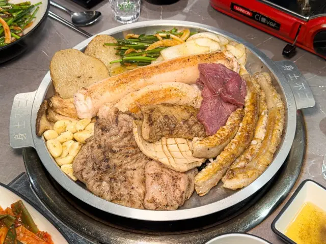 Sincheonhwangsogopchang Late-Night Korean BBQ 1