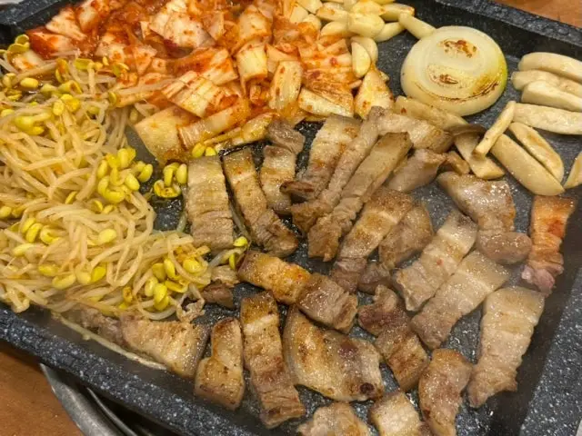 Jejutojongheukdwaeji Samgyeopsal (Pork Belly BBQ) 3
