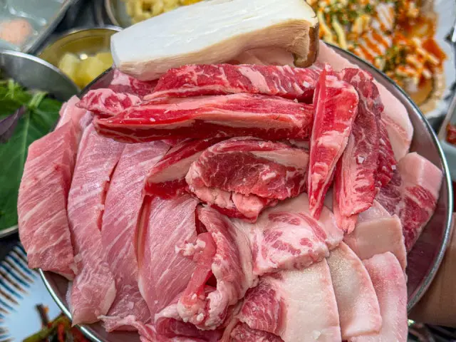 Oseonghoegwanyeontangui Dujeong Branch Cheap Korean BBQ 1