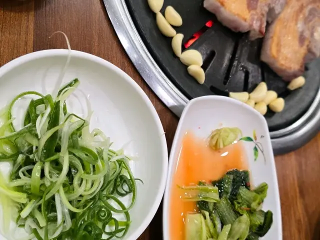 Songbaeksutbulgalbi Galbi (Korean Short Ribs) 2