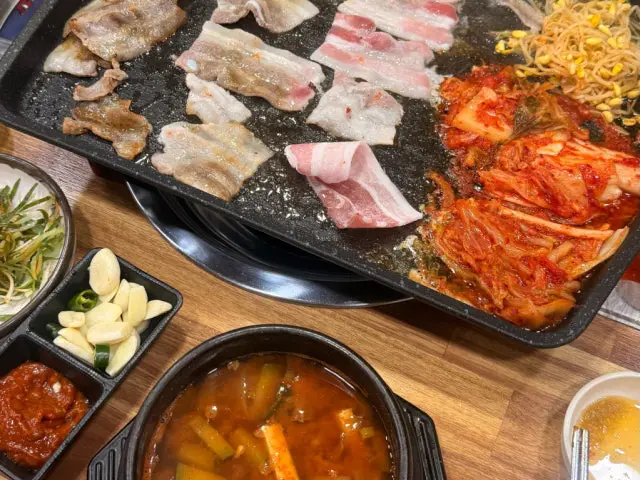 Assadaepaesamgyeopsal Sintan店 五花肉烤肉 2