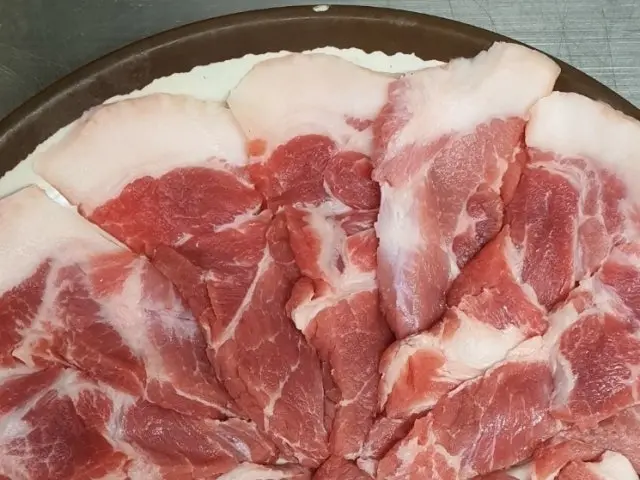 Gimhaedwittong&samgyeop Daepae (Thin-Sliced Pork Belly) 2