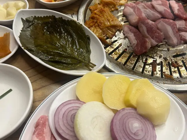 흑돼지생고기구이 가성비 사진 2