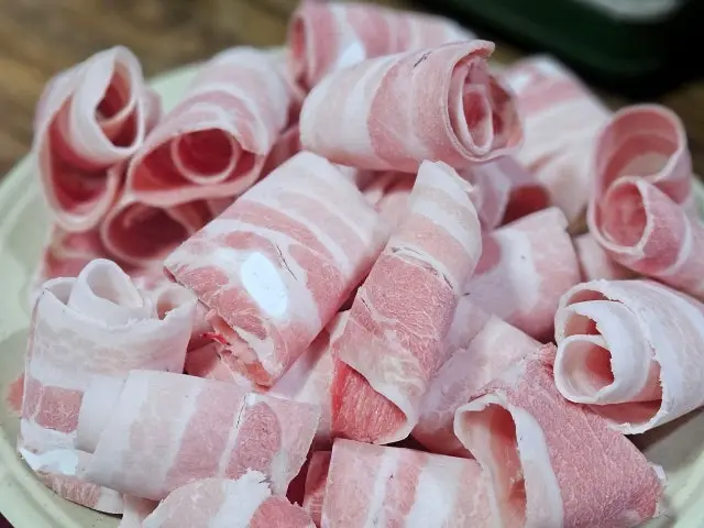 Kkotdwaejidaepaesamgyeopsal Photos 3