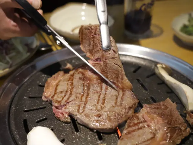 Senteom Jejudonga Ogyeopsal (Skin-On Pork Belly) 1