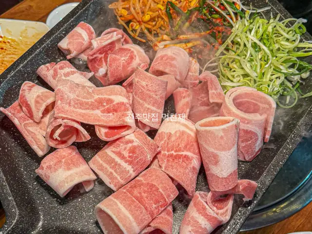 Tongkeunsogalbisal 深夜烤肉 3