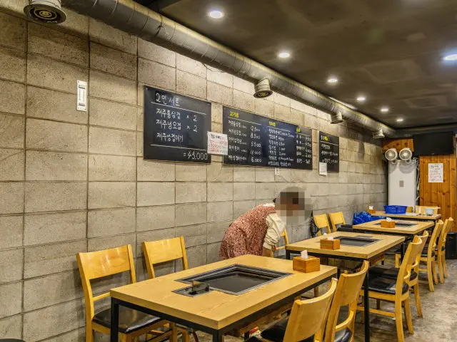 Hwaseongtongsamgyeop Samgyeopsal (Pork Belly BBQ) 3
