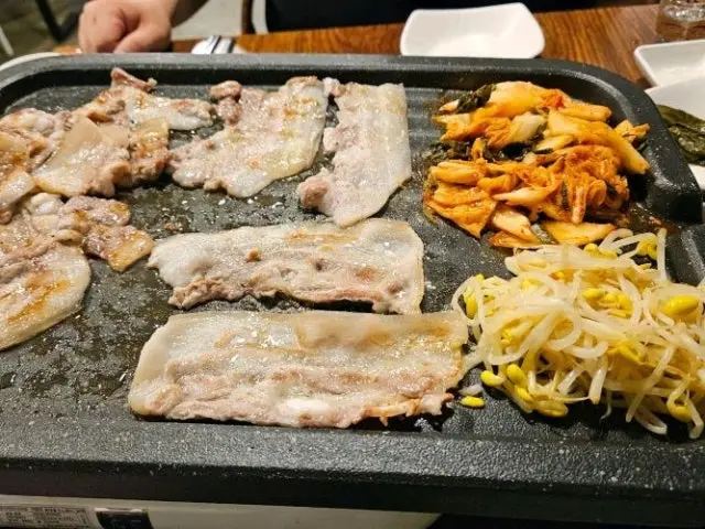 Watdasamgyeopsal Sintan店 写真 1