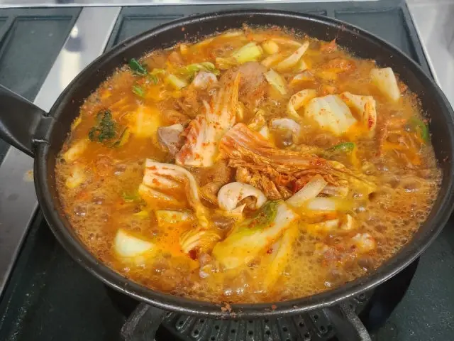 Gimhoseopseonsanhalmaegopchang Main Branch Gopchang Hot Pot 2