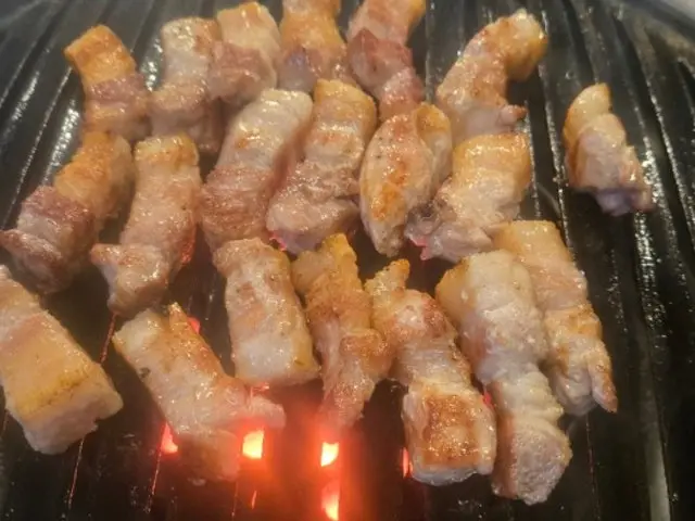 행복한연탄구이 고기집 사진 1