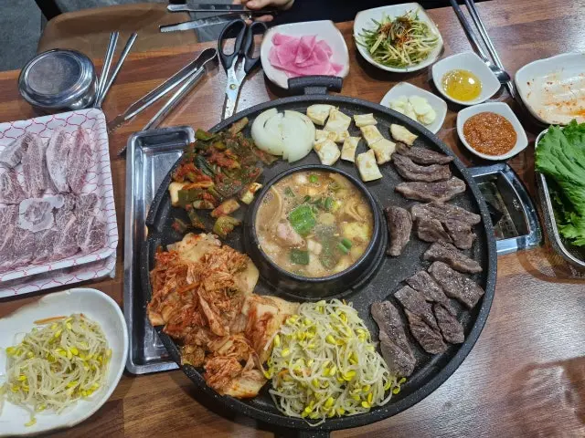 Yucheondongdaetongryeongjeongyuksikdang 精肉食堂 2