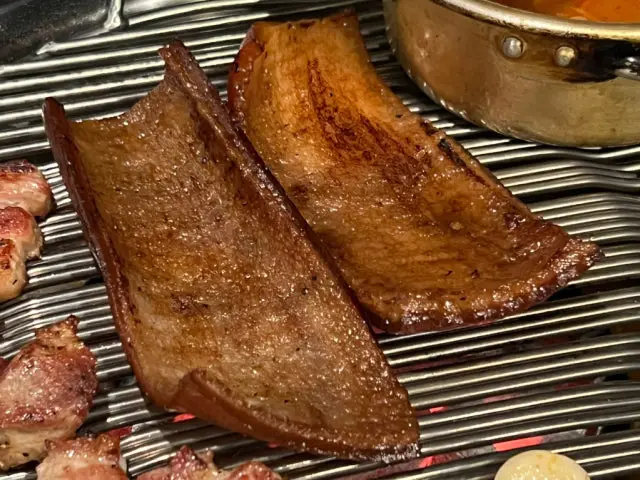 Tongtongdwaeji Galbi (Korean Short Ribs) 3