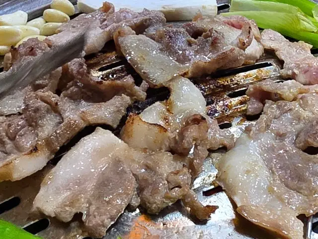 Gogigupneunsaramdeul Cheap Korean BBQ 2