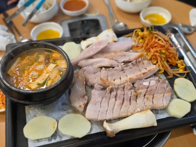 참숯돌판삼겹살 사진 3