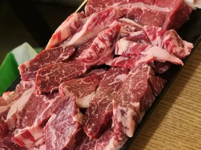 Iganejeongyuksikdangmiabonjeom Galbi (Korean Short Ribs) 2