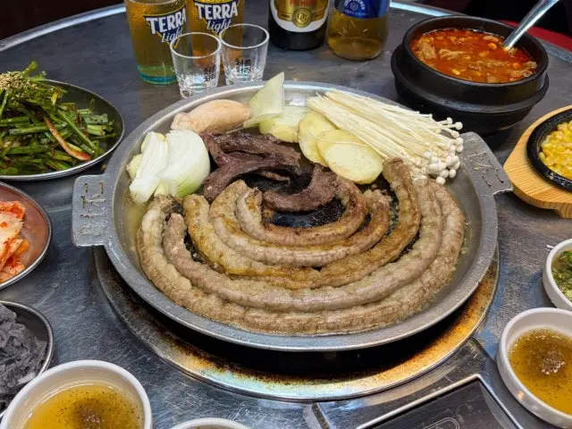 Byeokjeokgolhwangsogopchang Mangpo Main Branch Daechang (Beef Large Intestine) 1